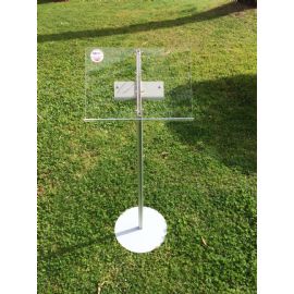 Leggio in struttura solida con colonna base e porta depliant con anelli SI-CA-A3